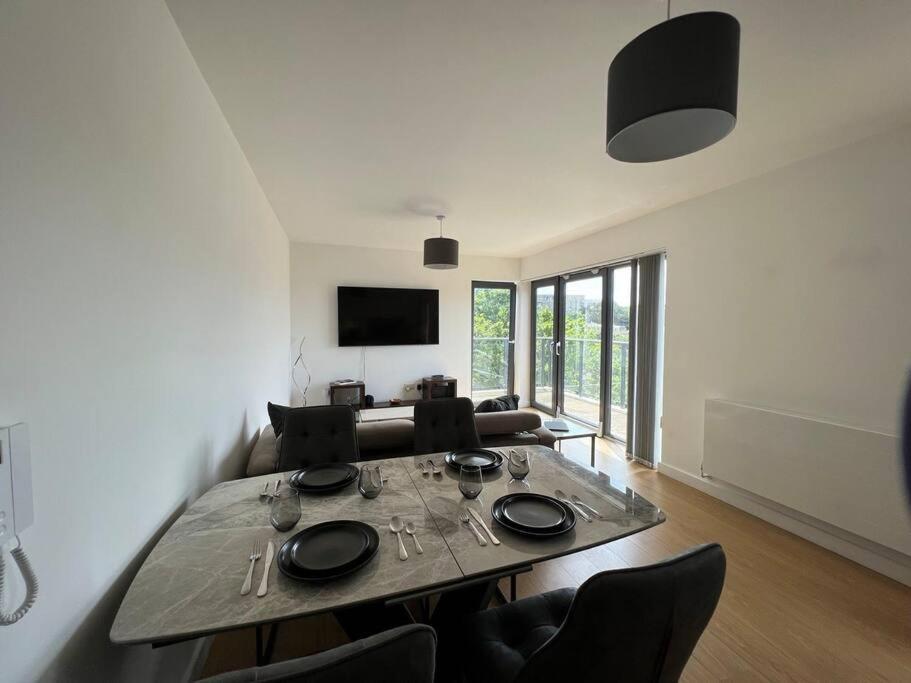 2 Bedroom Modern City Centre Bournemouth Apartment Exterior photo